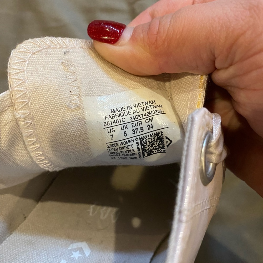 Converse - Picture 3 of 3